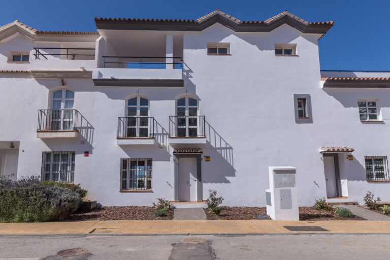 882293 terraced townhouse costa del sol 4 bedrooms manilva e400000 2 768x512