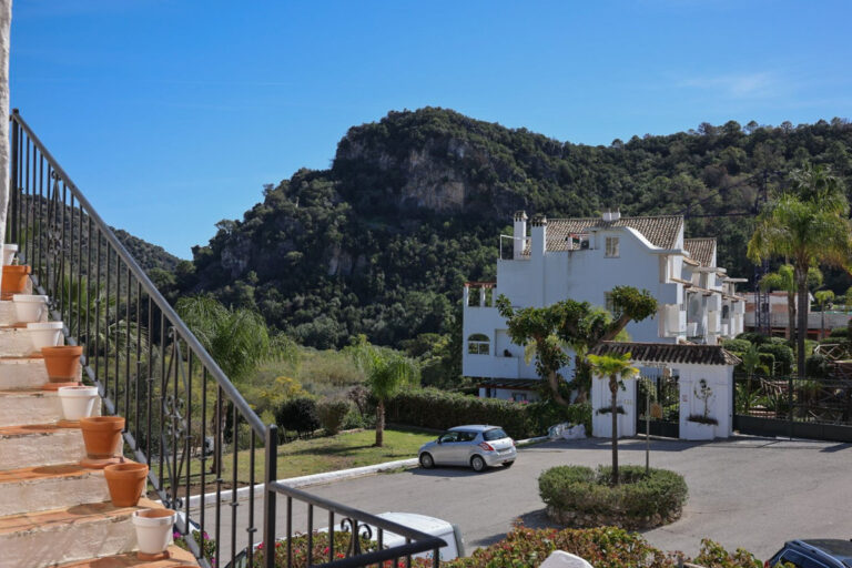 882302 middle floor apartment costa del sol 1 bedrooms benahavis e150000 13 768x512