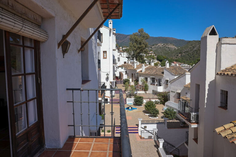 882302 middle floor apartment costa del sol 1 bedrooms benahavis e150000 3 768x512