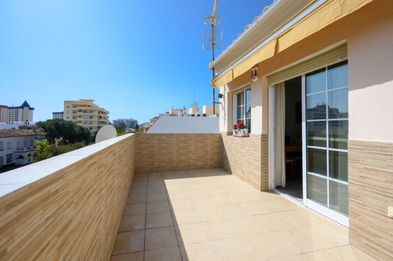 882446 penthouse apartment costa del sol 1 bedrooms fuengirola e243500 1 768x511