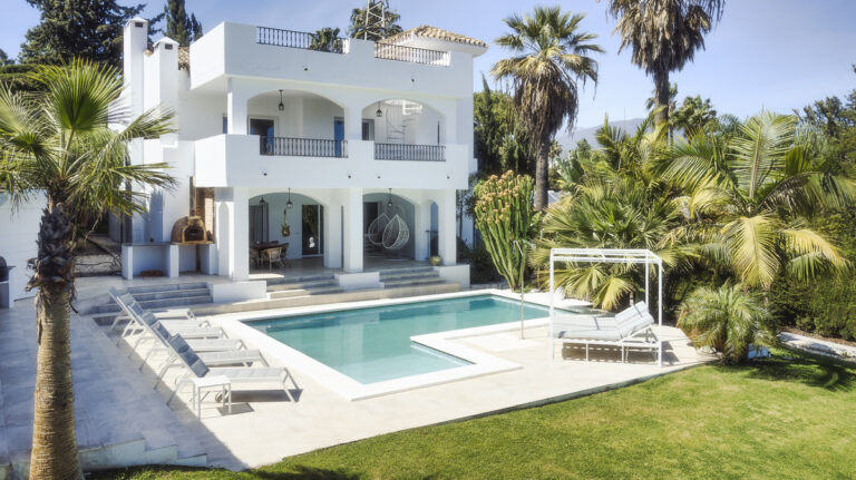 882566 detached villa costa del sol 4 bedrooms nueva andalucia e1995000 1 768x431