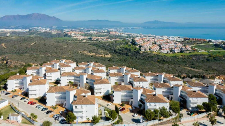 882848 middle floor apartment costa del sol 3 bedrooms punta chullera e197000 2 768x432